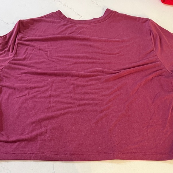 Nike Women’s Burgundy Short Sleeve Tee - Picture 2 of 3